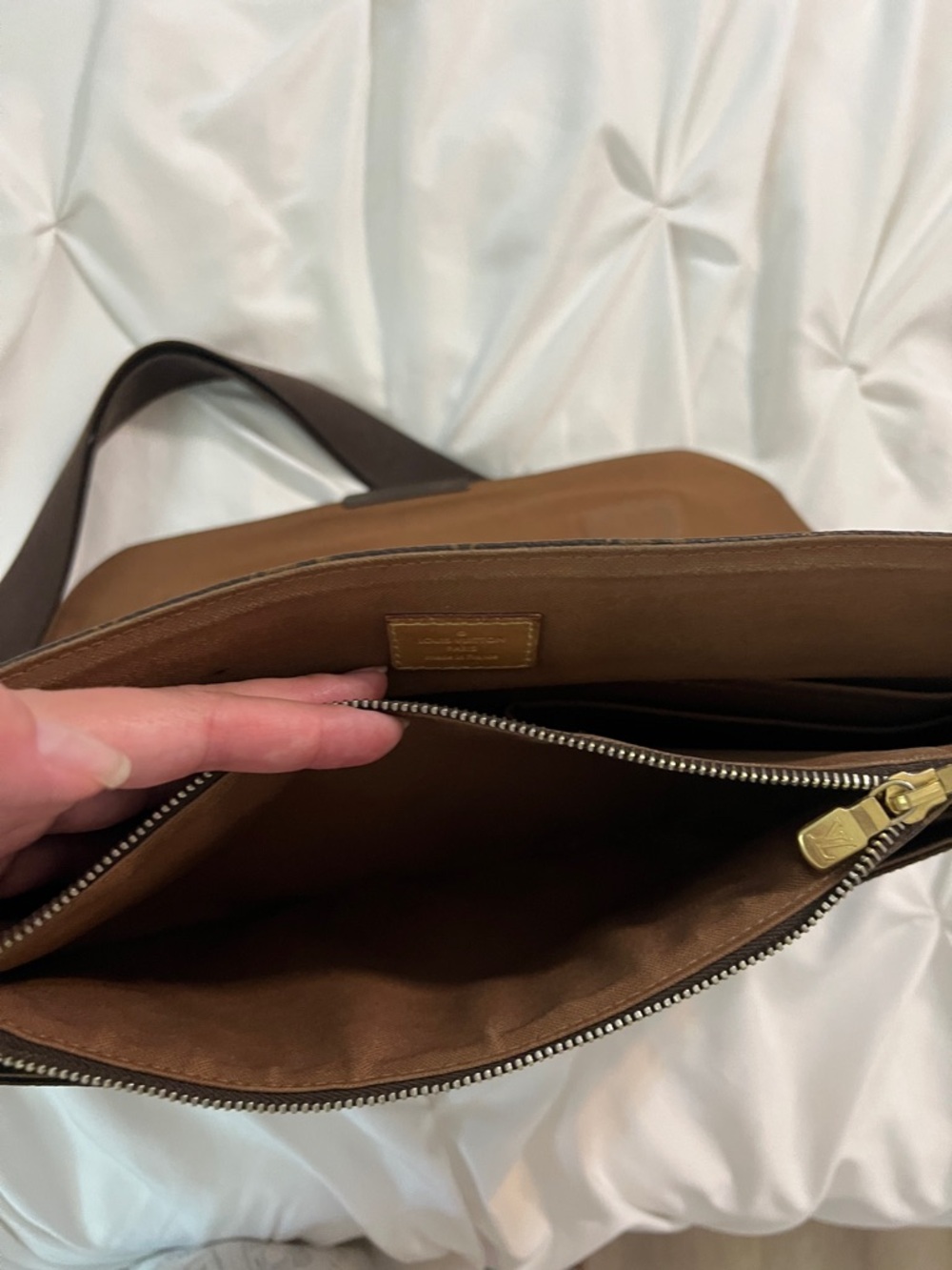 Louis Vuitton Monogram Canvas Messenger Bag in Brown - Picture 7 of 8